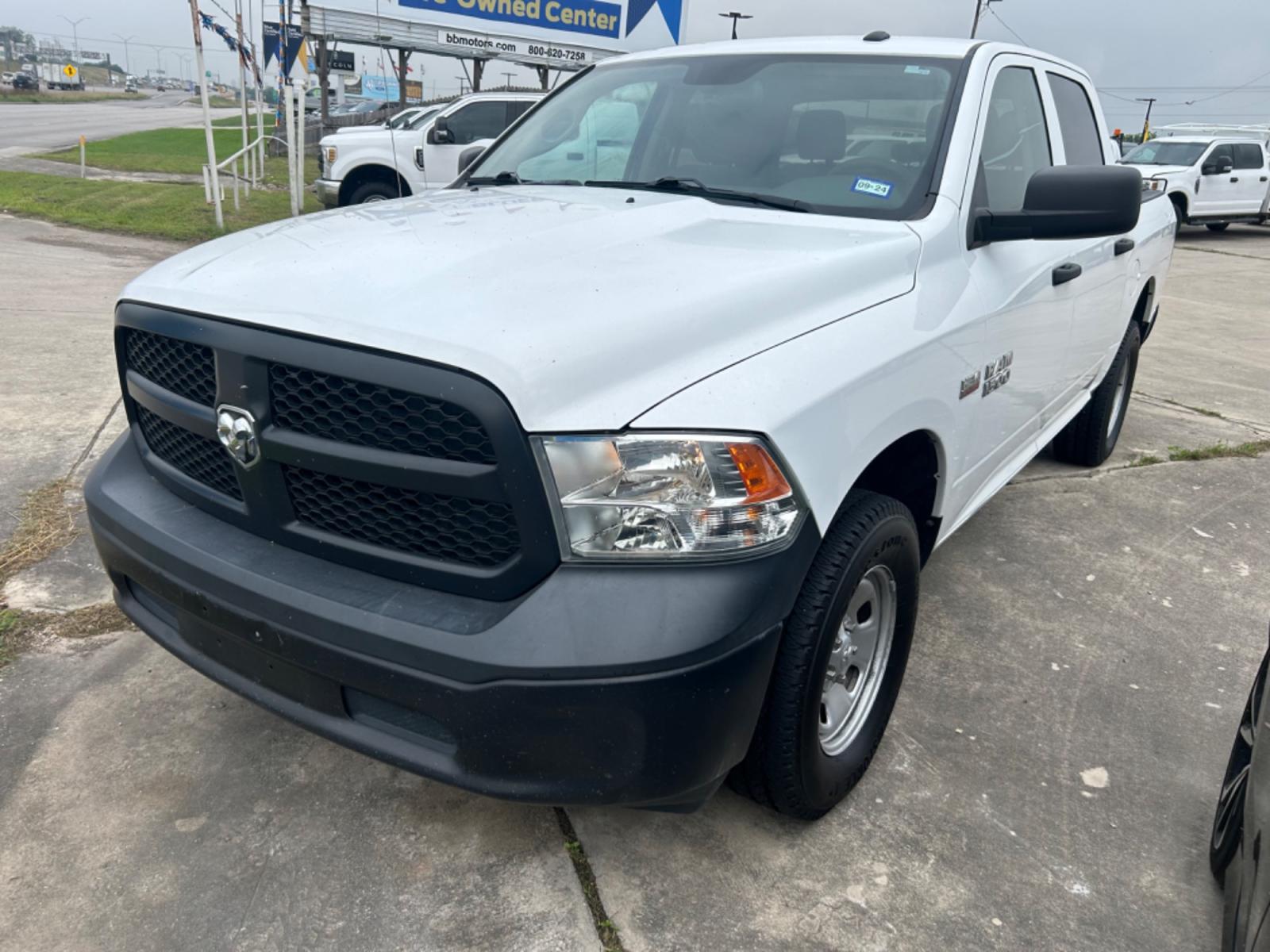 2018 White RAM 1500 Tradesman Crew Cab SWB 4WD (3C6RR7KT2JG) with an 5.7L V8 OHV 16V engine, 8A transmission, located at 1687 Business 35 S, New Braunfels, TX, 78130, (830) 625-7159, 29.655487, -98.051491 - Photo #0